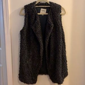Charcoal pebble vest